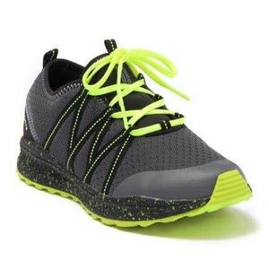 BRAND NEW boy saucony versafoam shift grey shoes size 12 M